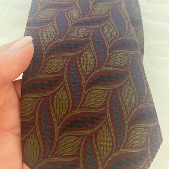 Giorgio Armani 100% pure silk tie - Picture 3 of 5